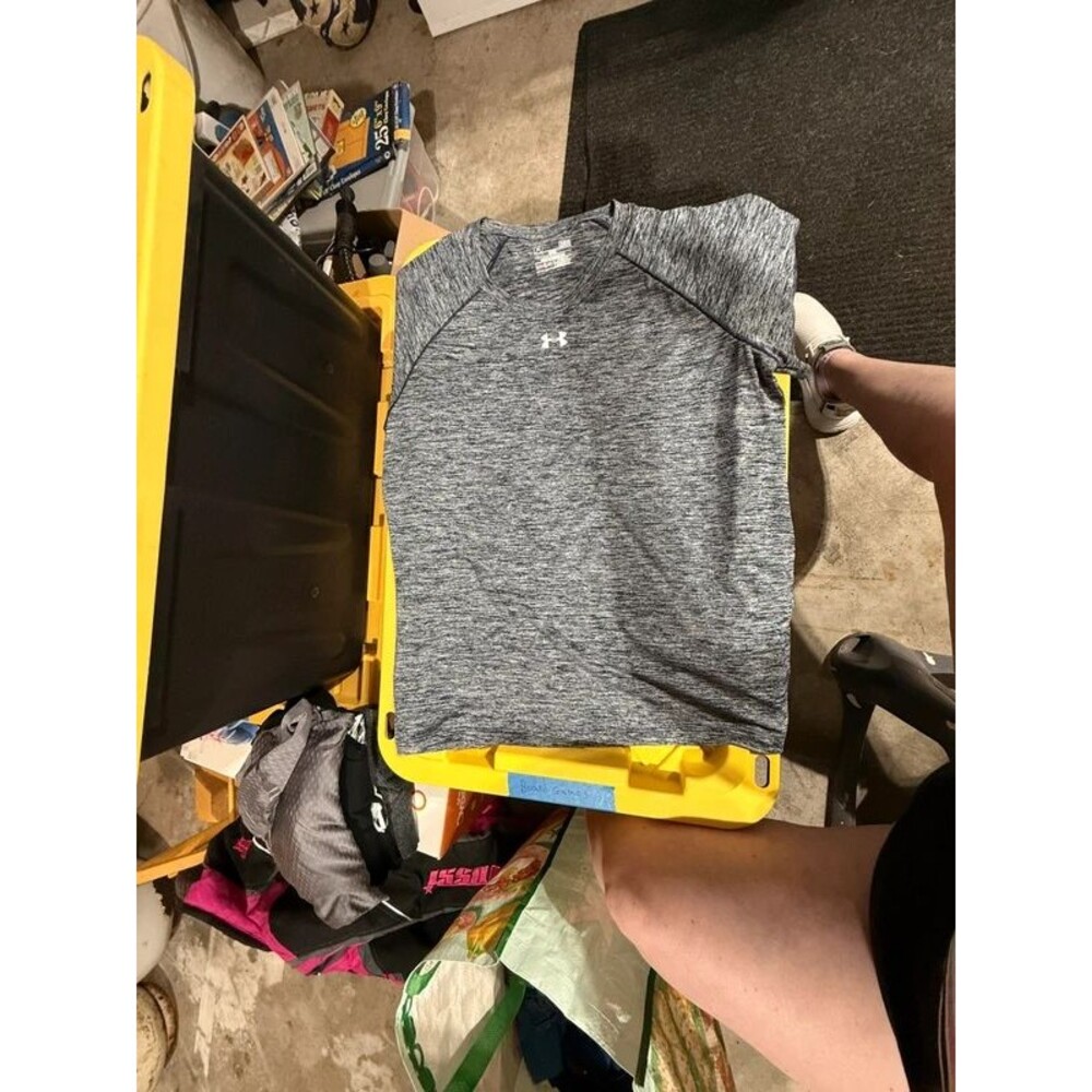 Men’s large under Armour T-shirt